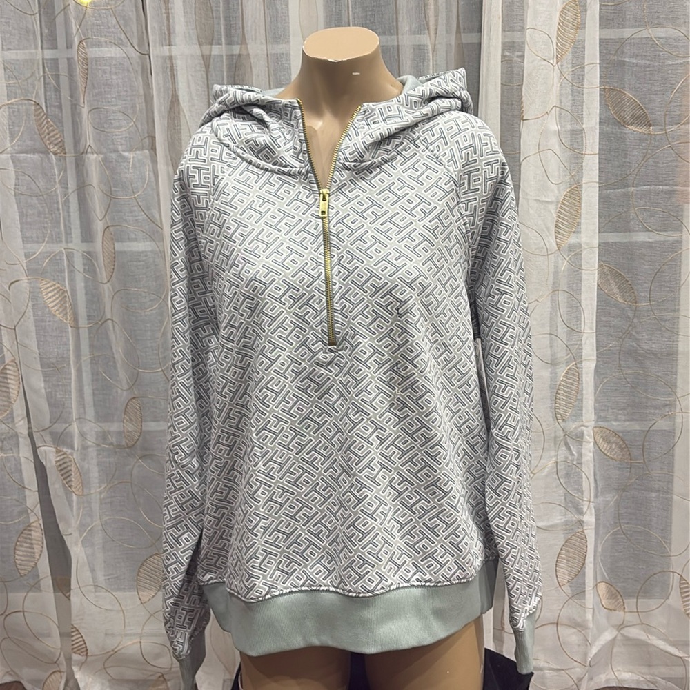 NWOT Tommy Hilfiger Hoodie
